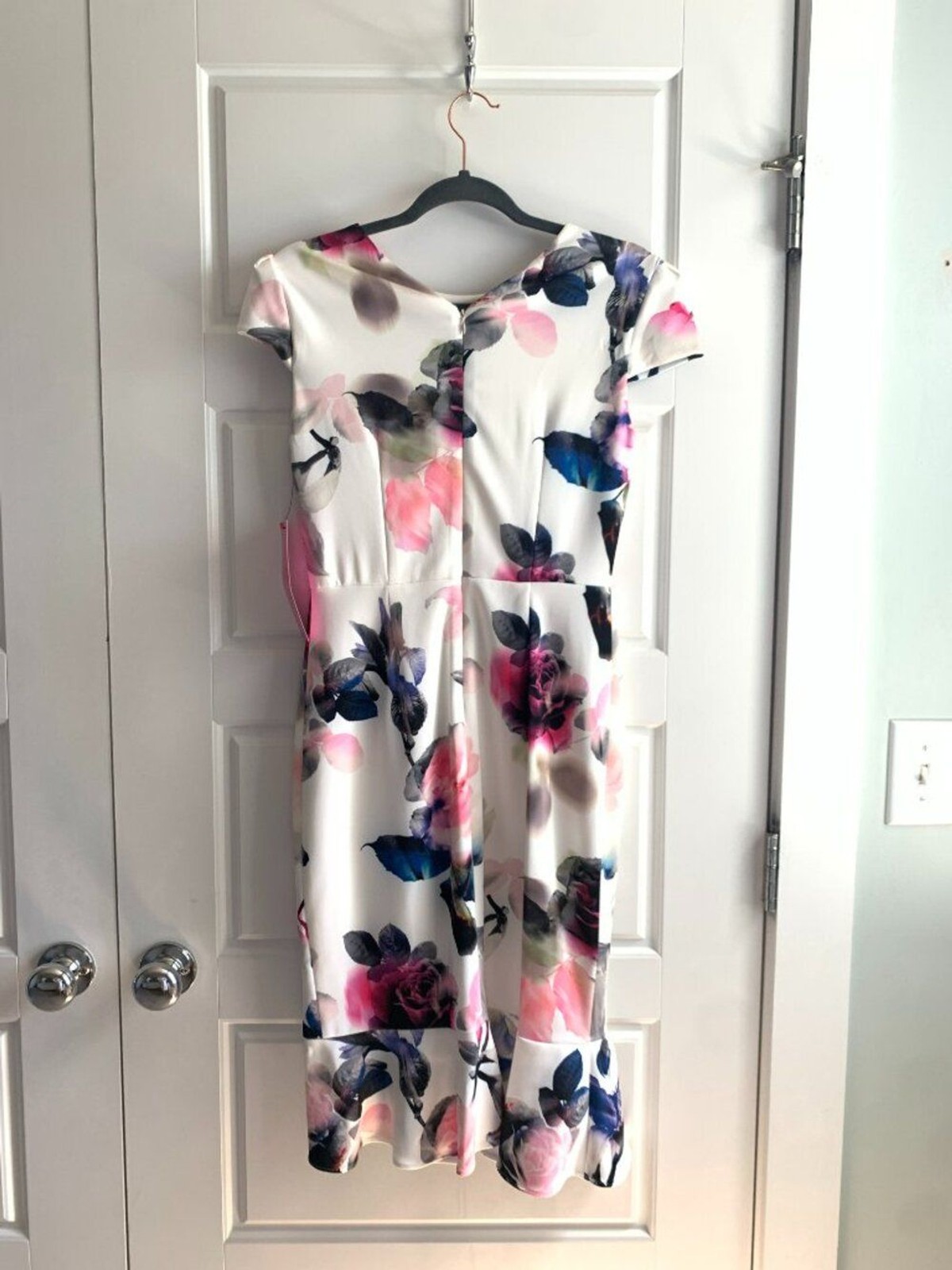 Betsey Johnson NWT Floral Scuba Sheath Dress Ruffle Hem White Pink Size 2