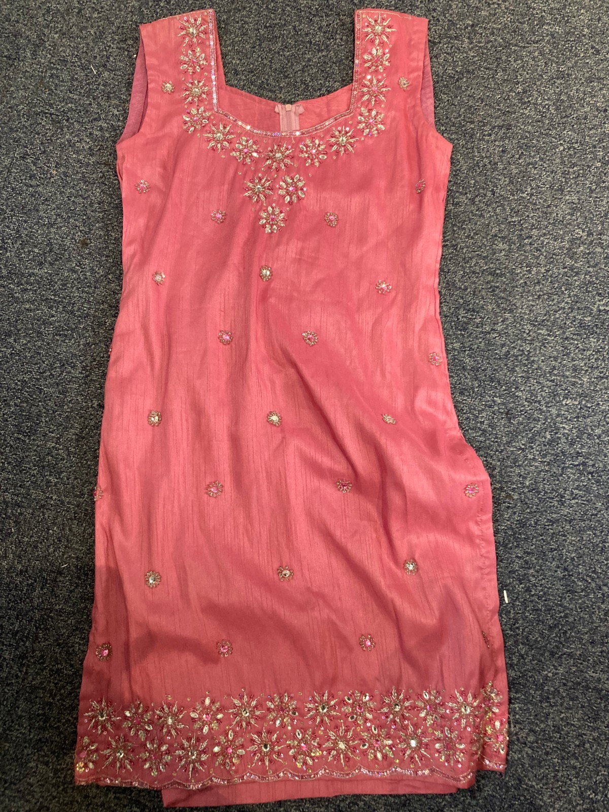 WOMENS INDIAN STYLE DRESS AND TROUSERS DUSTY PINK WITH SEQUINS/JEWELS