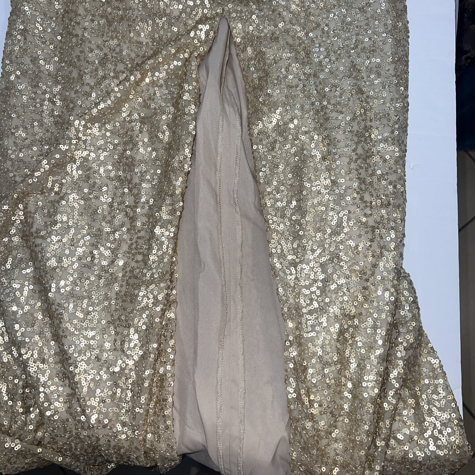 Amsale Samantha Gold Sequin Spaghetti Strap Bridesmaid/Formal Gown Size 4