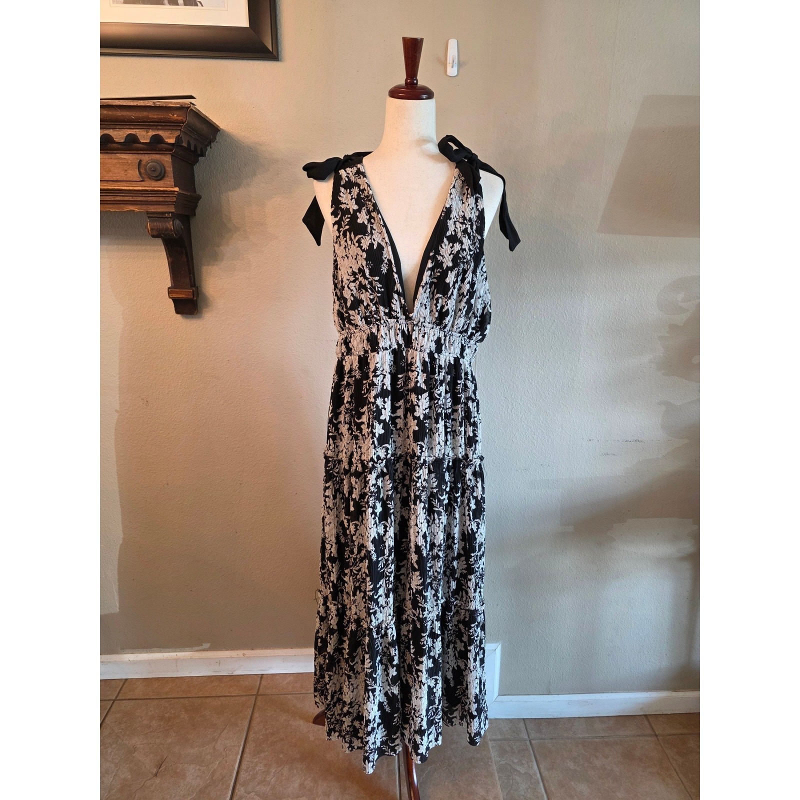 Storia Women’s Floral Black and Cream Midi/Maxi Dress SZ XL Feminine Romantic
