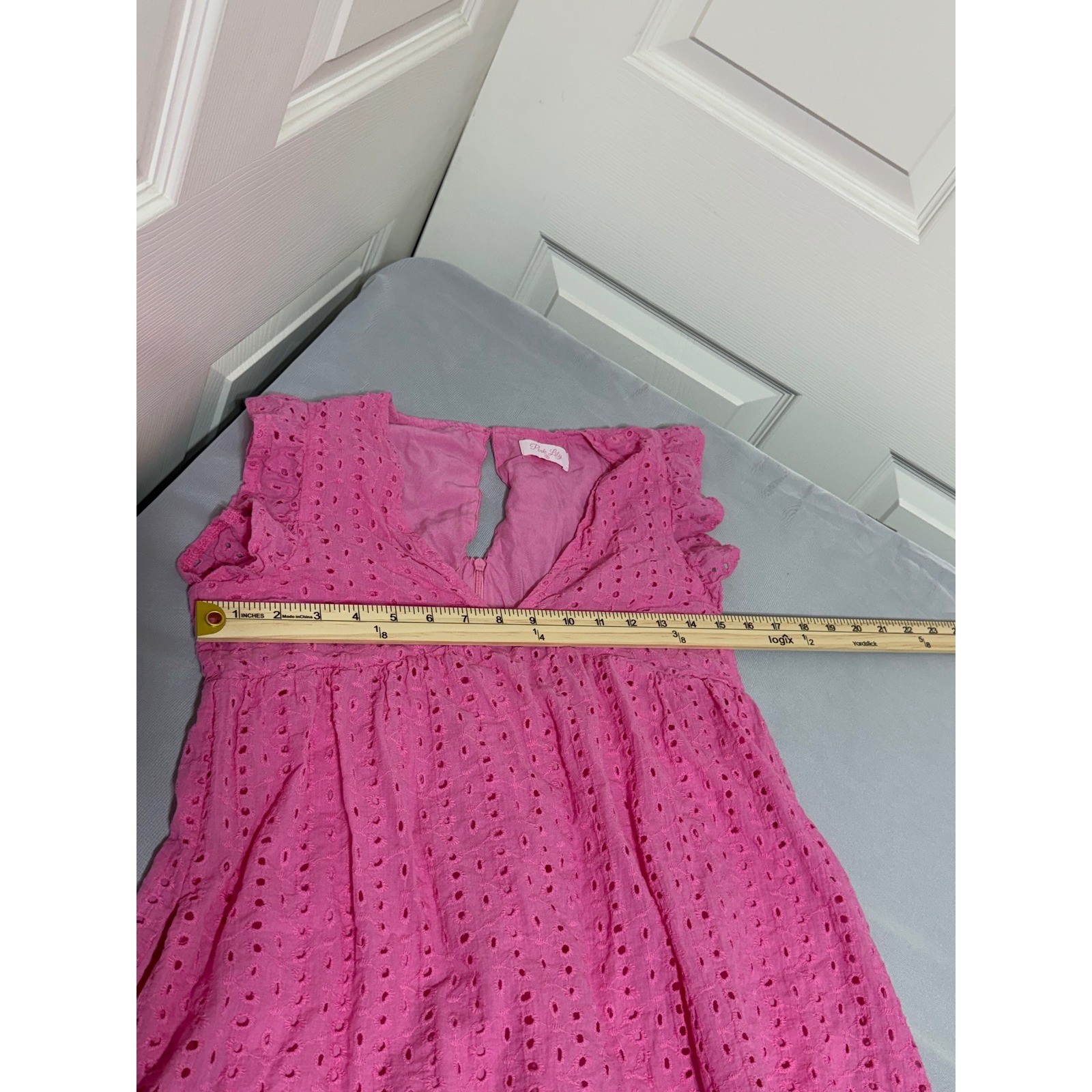 Pink Lily Eyelet Mini Dress Womens Small Pink Ruffle V-Neck Scalloped Hem Summer