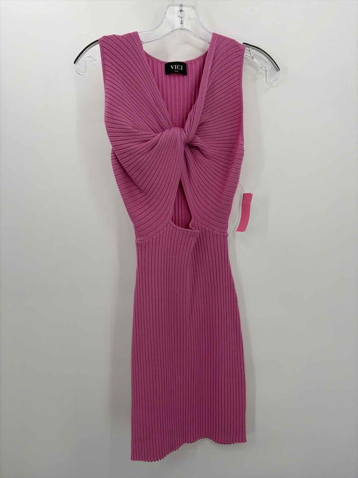 Pre-Owned Vici Pink Size Small Knee Length Sleeveless Dress