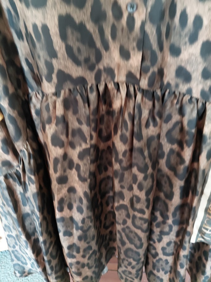 Carolina Herrera 100% silk Animal Print Brown Dress size US 14 L XL With Belt