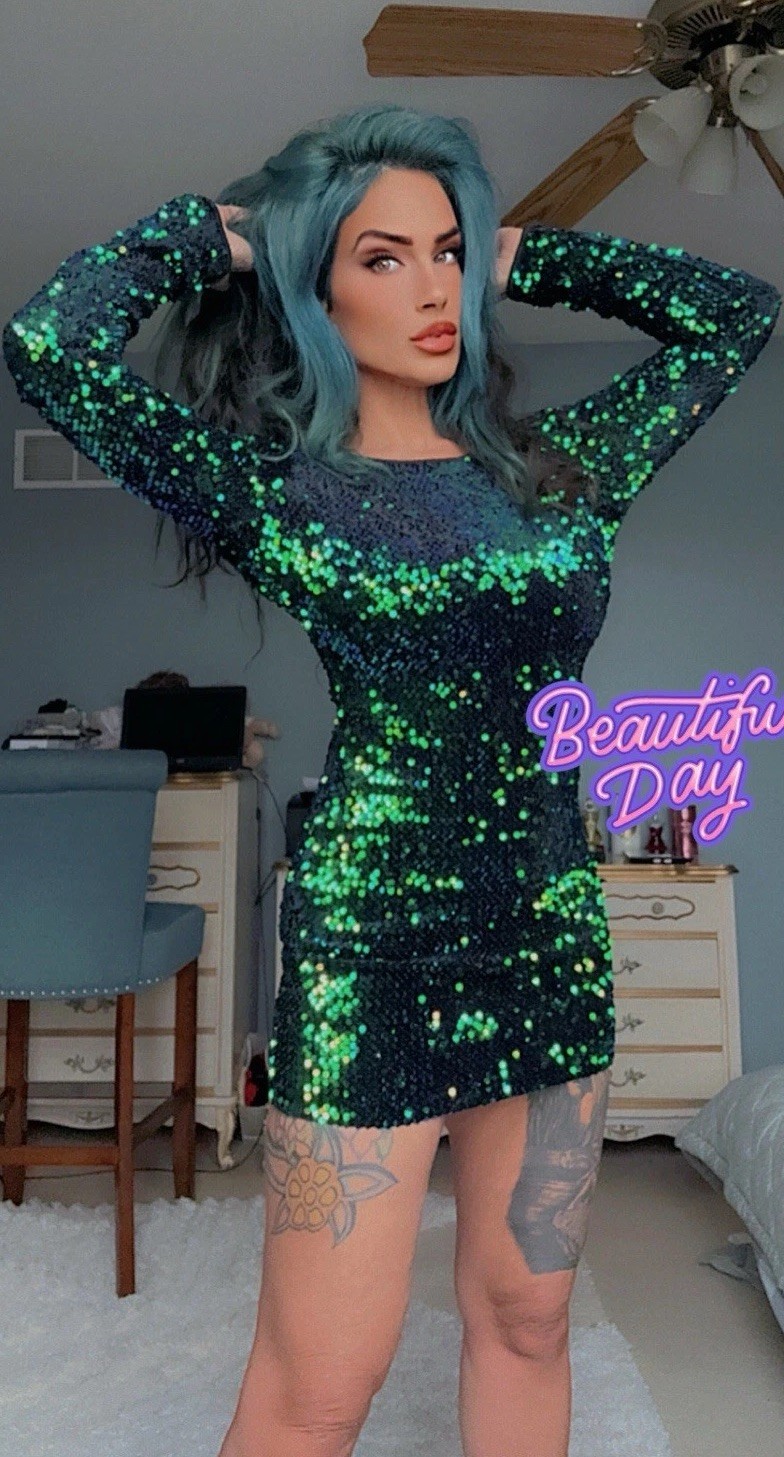 Privy Privately Privileged Sequins Holiday Prom Party Formal Mini Emerald Dress