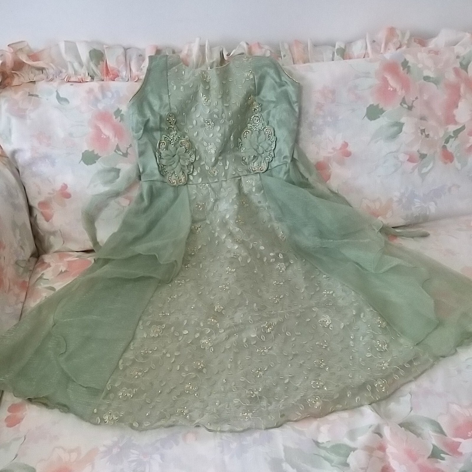 Girl long Dresses ( The chest is 16.5 inches/42cm. The length is 37 inches/94cm.