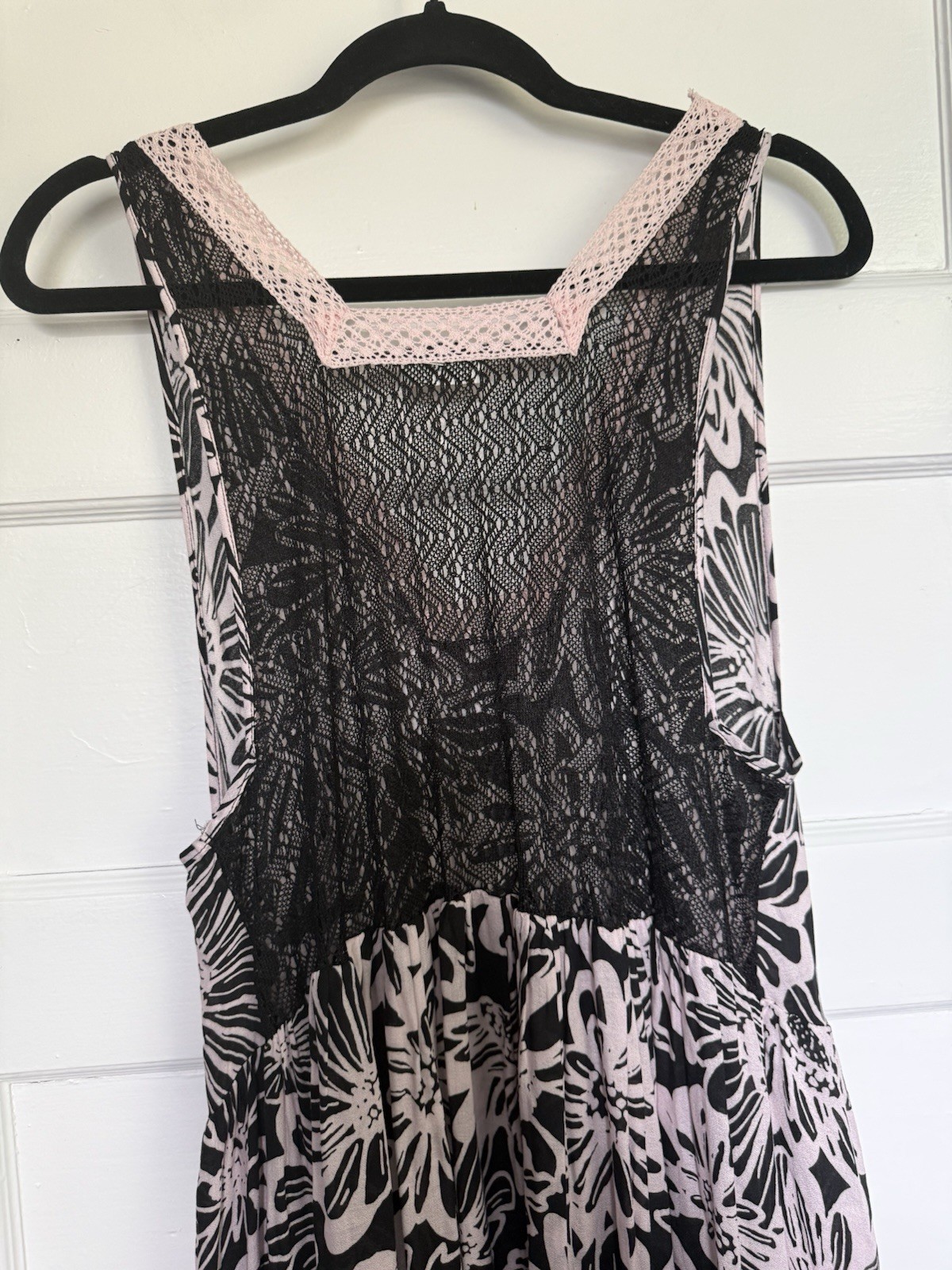 Free People “Tiers For You” Boho Maxi Dress w/Floral Print & Crochet Trim M