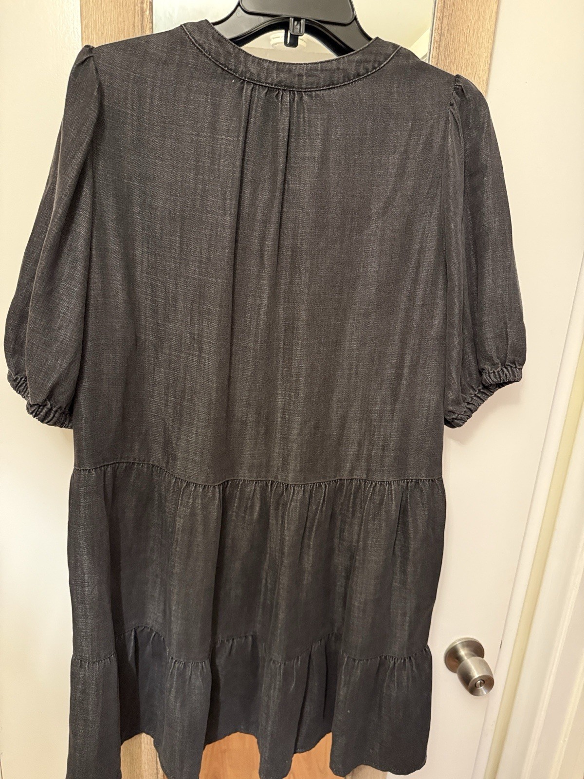Velvet Heart Los Angeles Gray Solid Tiered V-Neck Puff Sleeve Woven Dress L