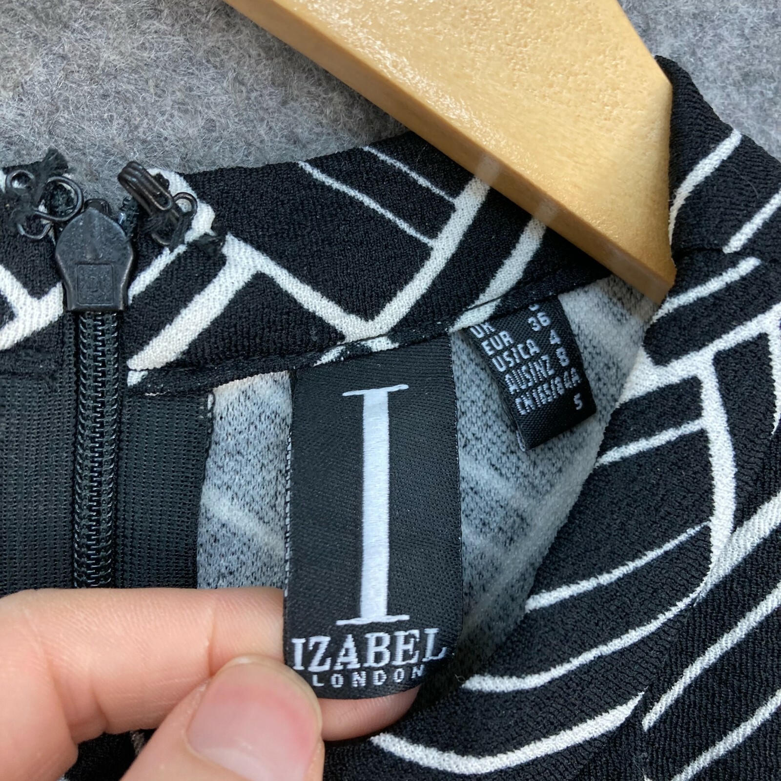 Izabel London Womens Dress Size 8 Black White Geometric Sleeveless Shift 25003