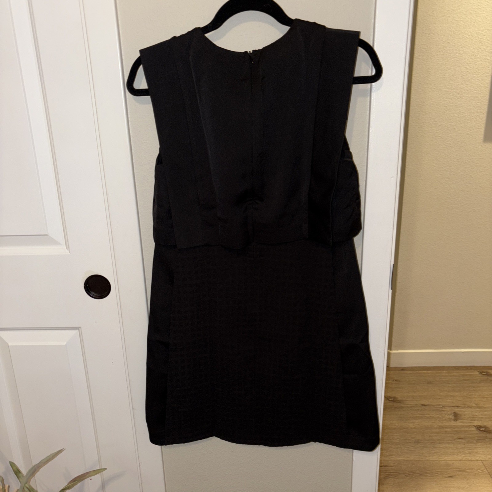 NWT! Saturday Club Peak Shoulder Layered Textured Dress Size Small Black