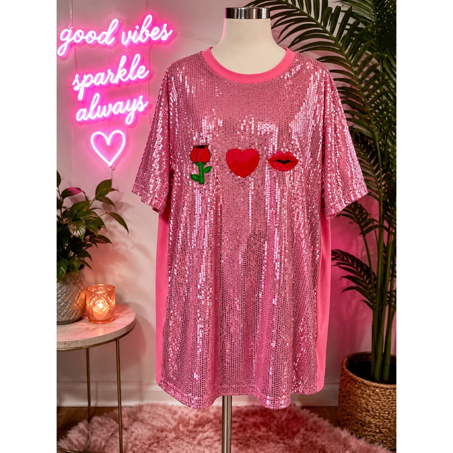 Pink Sequin T-Shirt Dress XL Heart Rose Lips Graphic Sparkly Glam Party Tunic