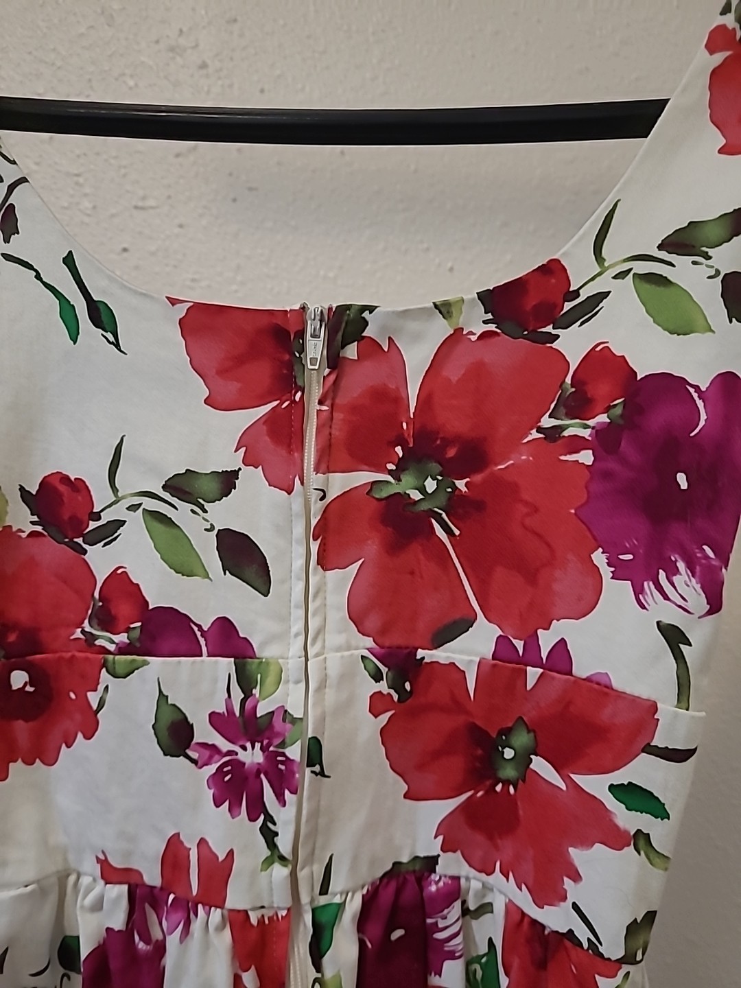 B. Smart Womens Dress Red Floral, Lined, Front Pockets, Size 6