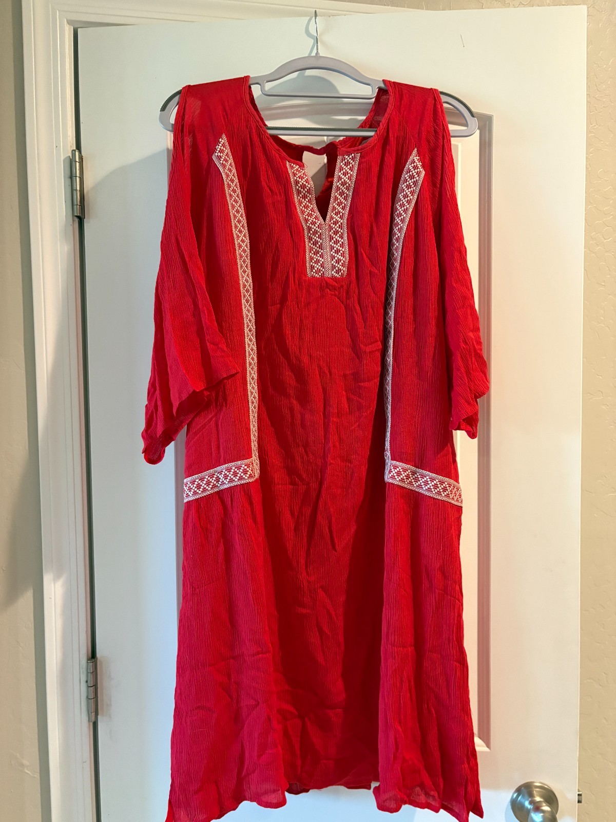 White Mark-brand dress red with white embroidery, gauzy, cold-shoulder (3XL)