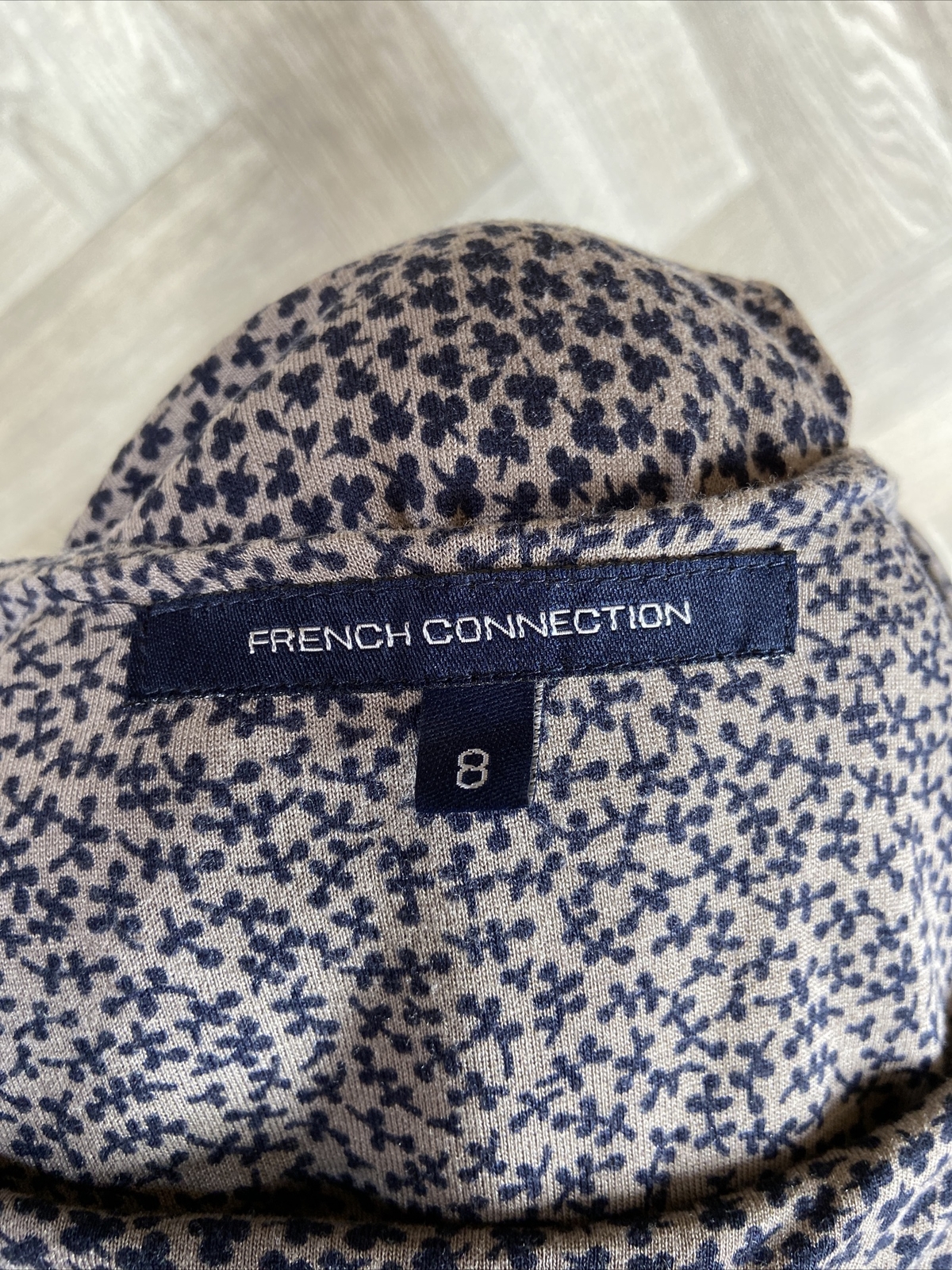 French Connection Dark Floral Leaf Pattern Stretch Long Sleeved Dress Size 8
