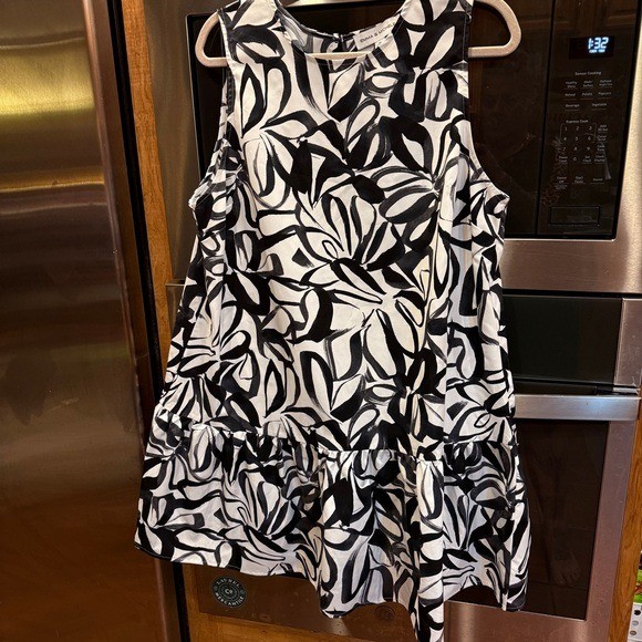 Emma & Michele Black and White Leaf Pattern Dress XL