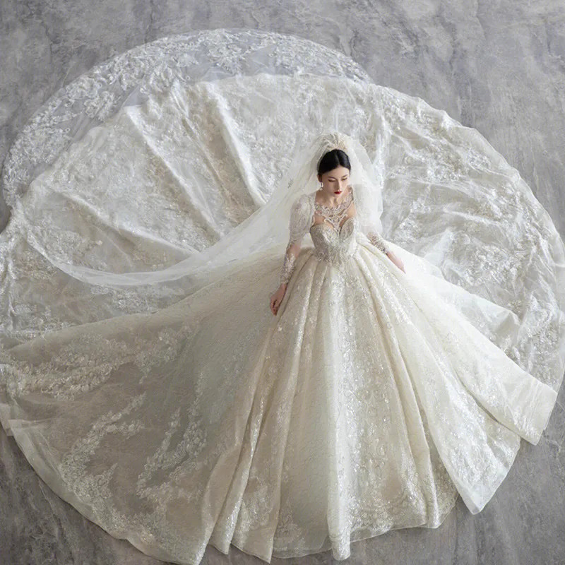 Vintage Long Sleeved Applique Wedding Dress High Neck Sweeping Train Bride Gown
