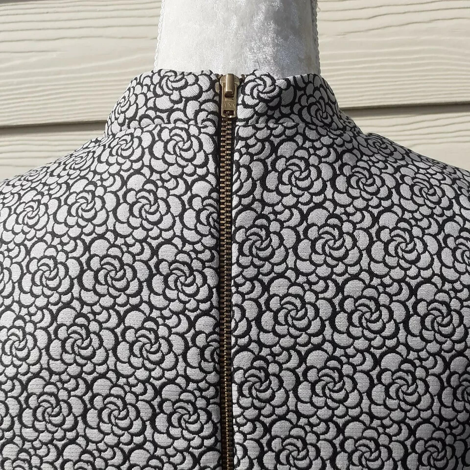 RED HERRING ~ thick fabric geometric print shift dress ~ subtle shimmer ~ 10