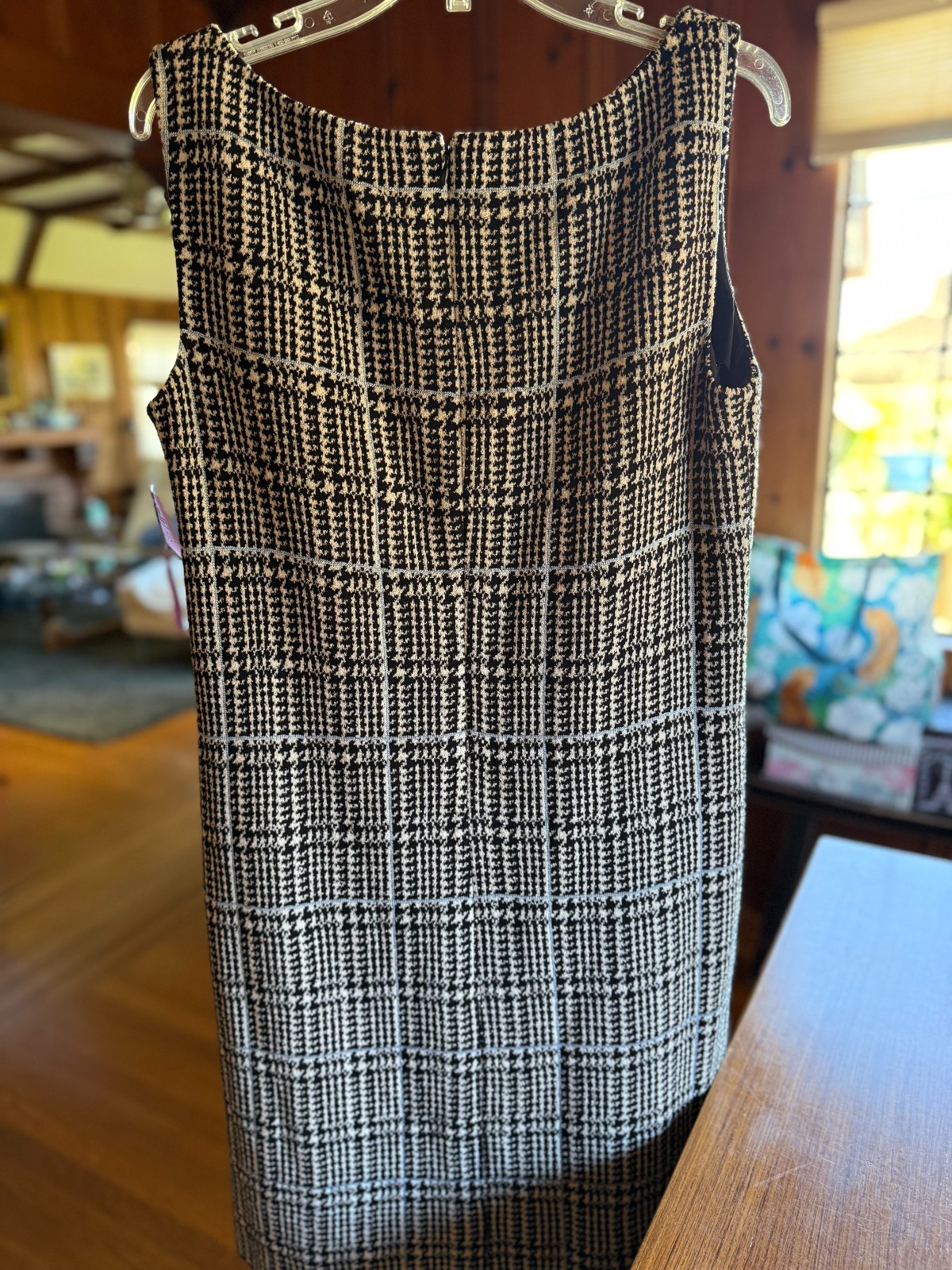 St. John Tweed Plaid in white black blue Sleeveless Sheath US Sz L Charity DS31