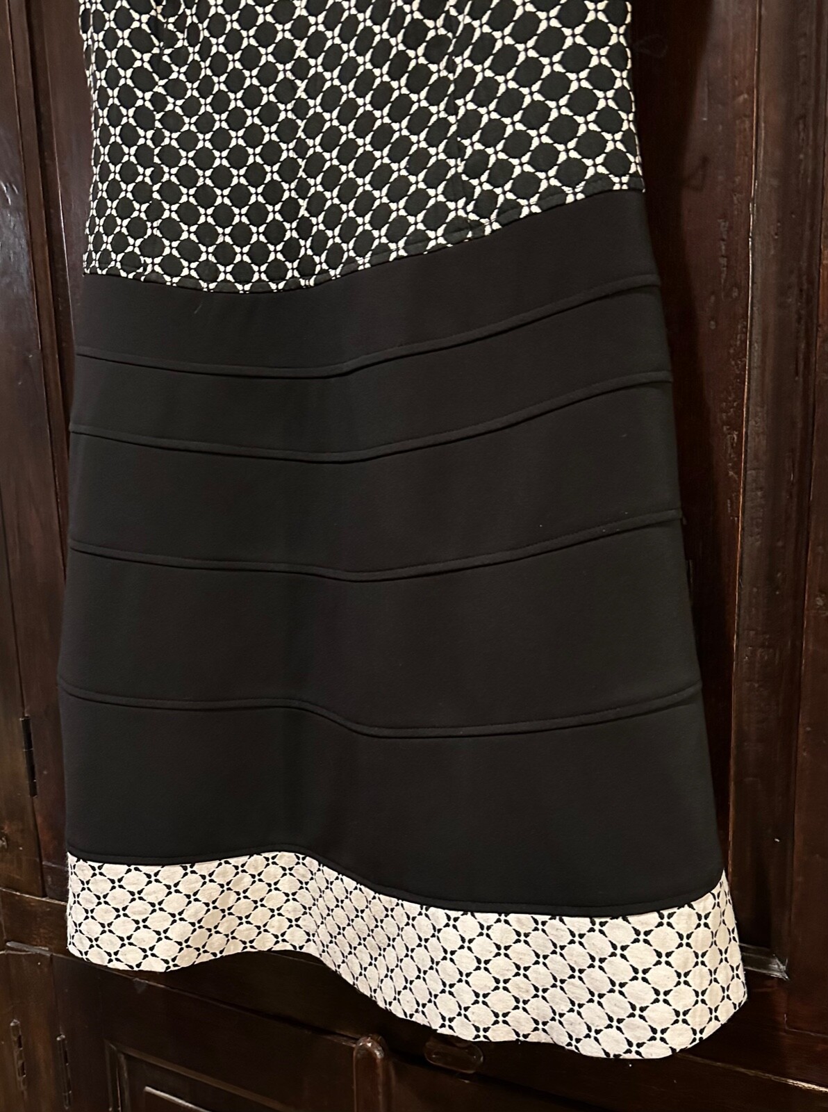 Anne Klein Black & White Multi Pattern Pencil Flair Dress 8P Dry Clean Only