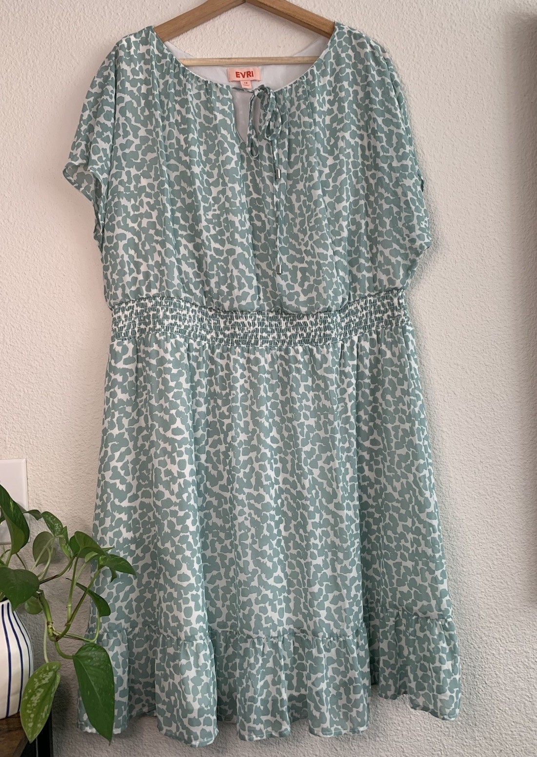 Evri Plus Mint White Dotted Dress 1X Sheer Lined Short Sleeve Stretch Waist