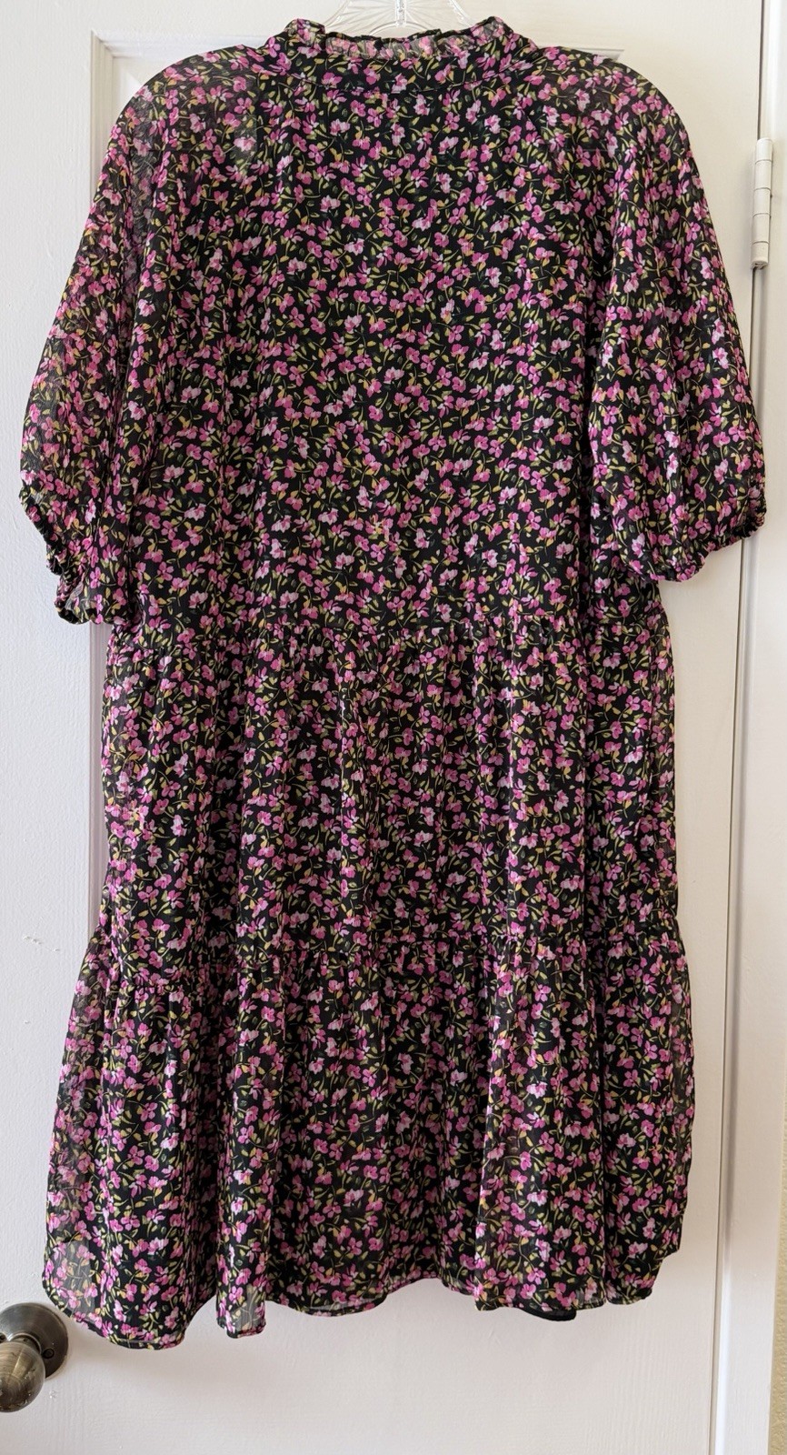 CeCe Floral Tiered Mini Dress Large Pink Black Puff Sleeve Ruffle V-Neck Boho