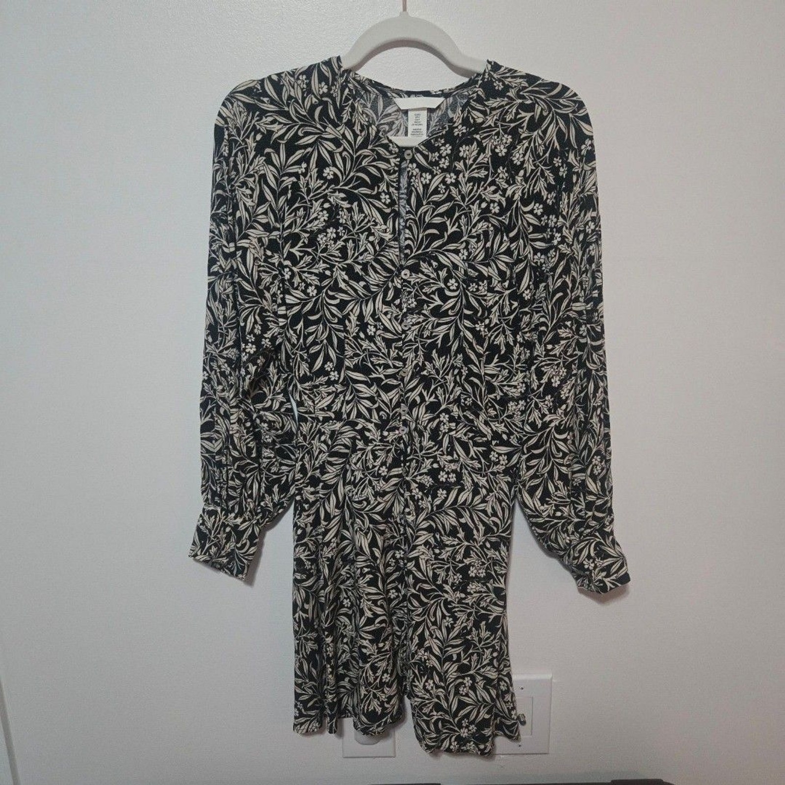 H&M Black & Cream Floral Long Sleeve Dress Size Small