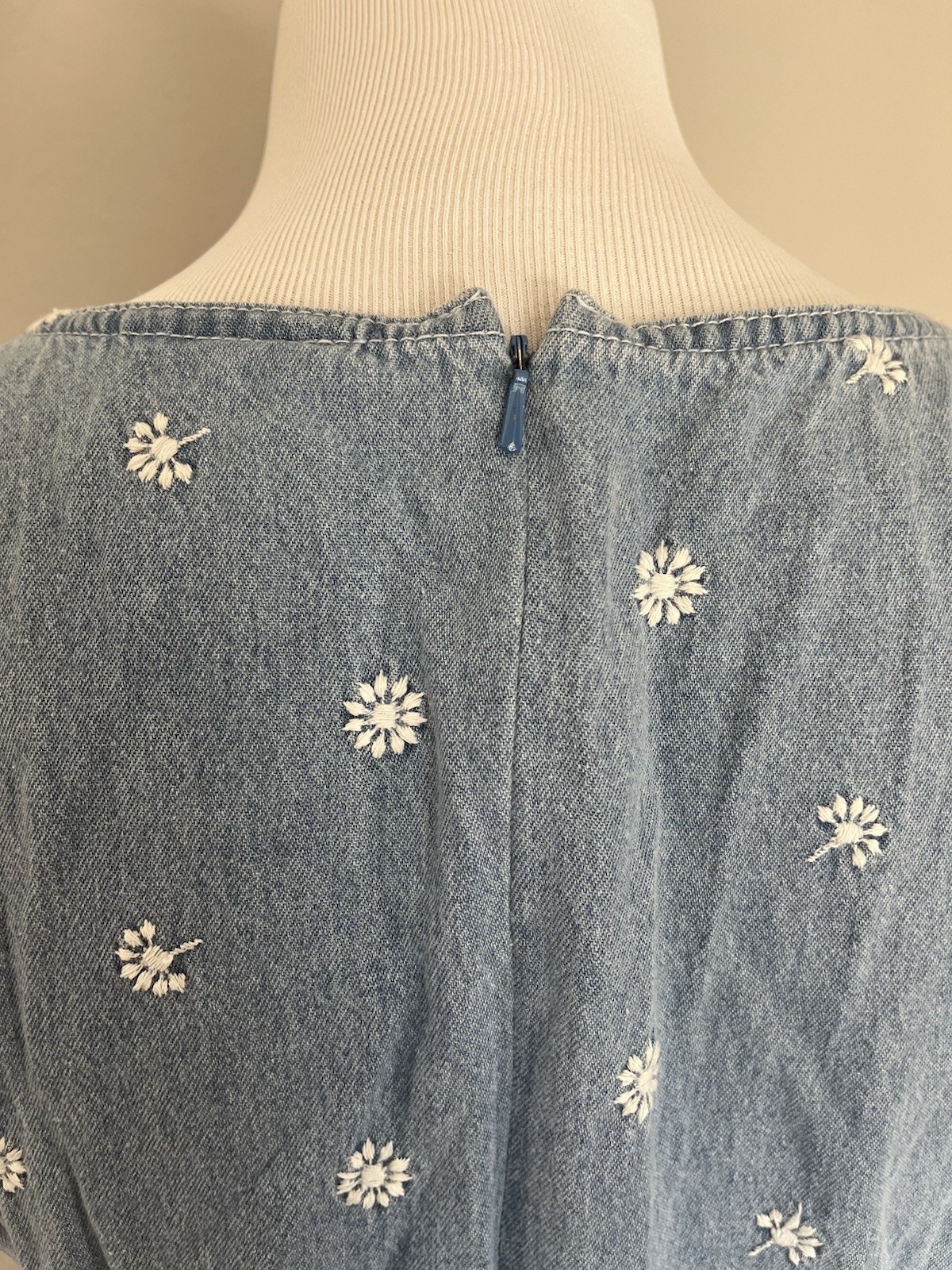 90s Sheath Mini Dress Size 6 Denim Daisy Embroidery Cottagecore Coquette Vintage