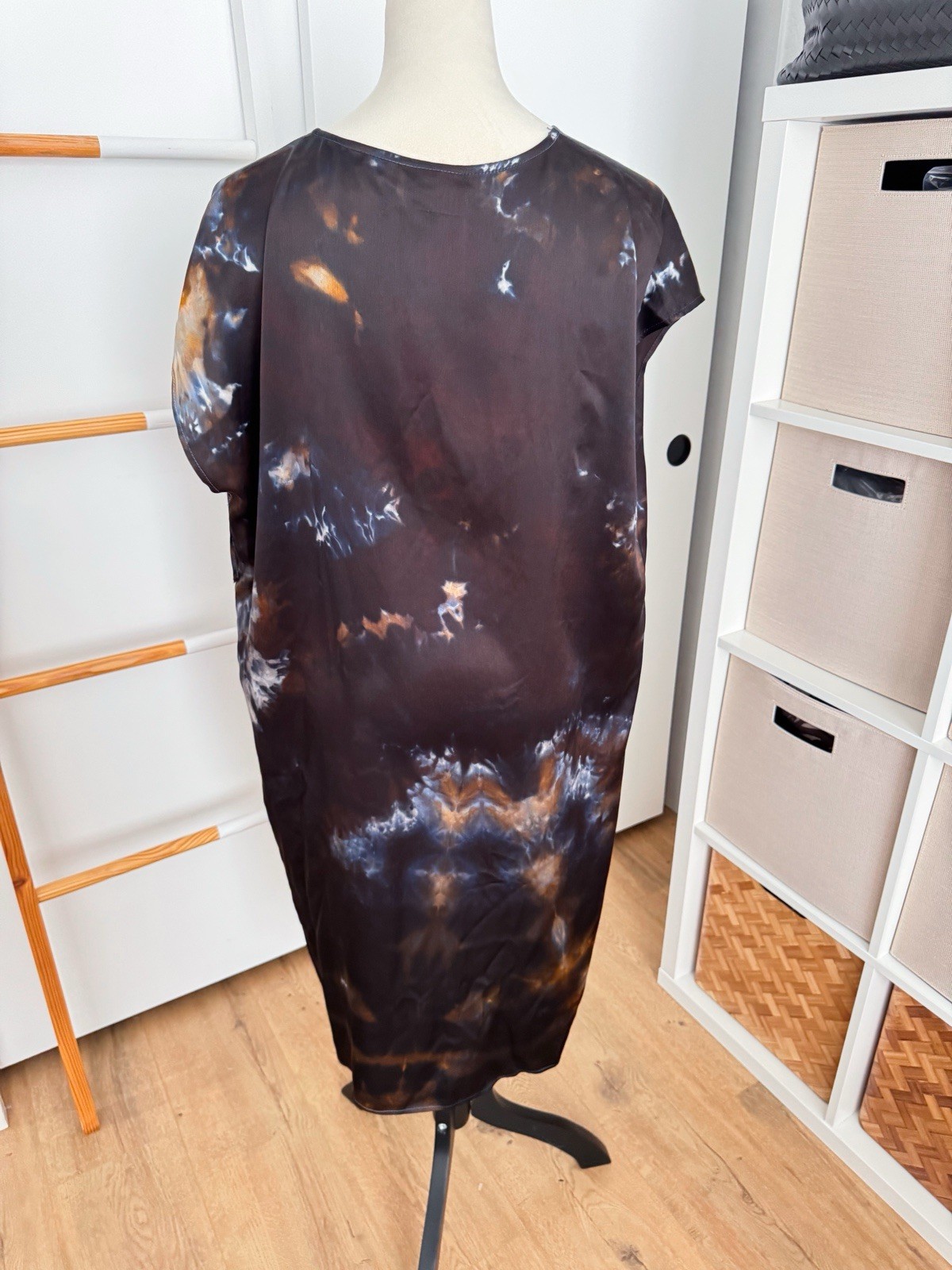 Riverside Tool & Dye Luca Silk Charmeuse Kaftan Midi Dress Brown Tie Dye 1 XS/S