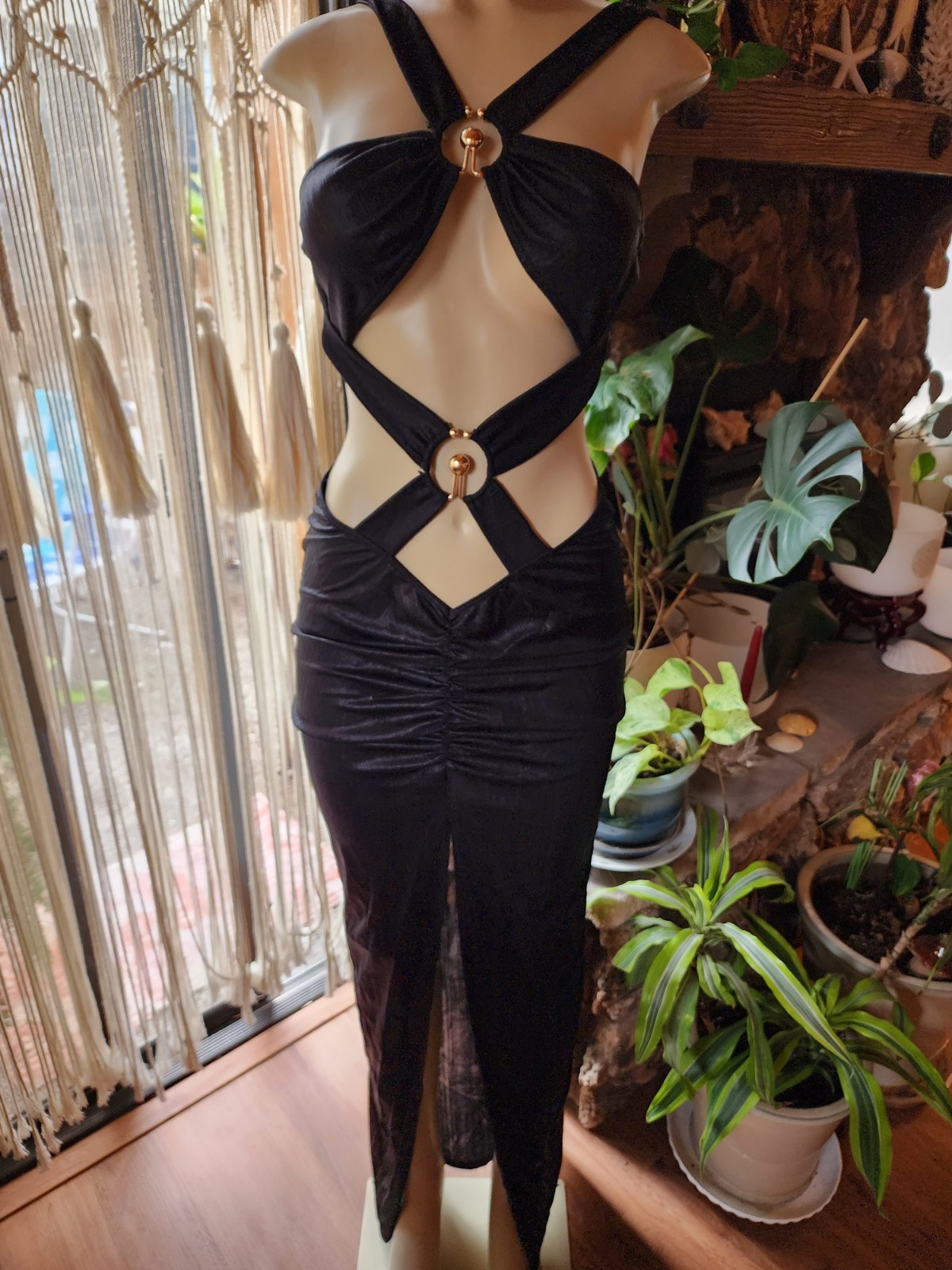 NWT Women’s Size M Black Halter Maxi Dress Gold Ring Cutout Resort Cruise