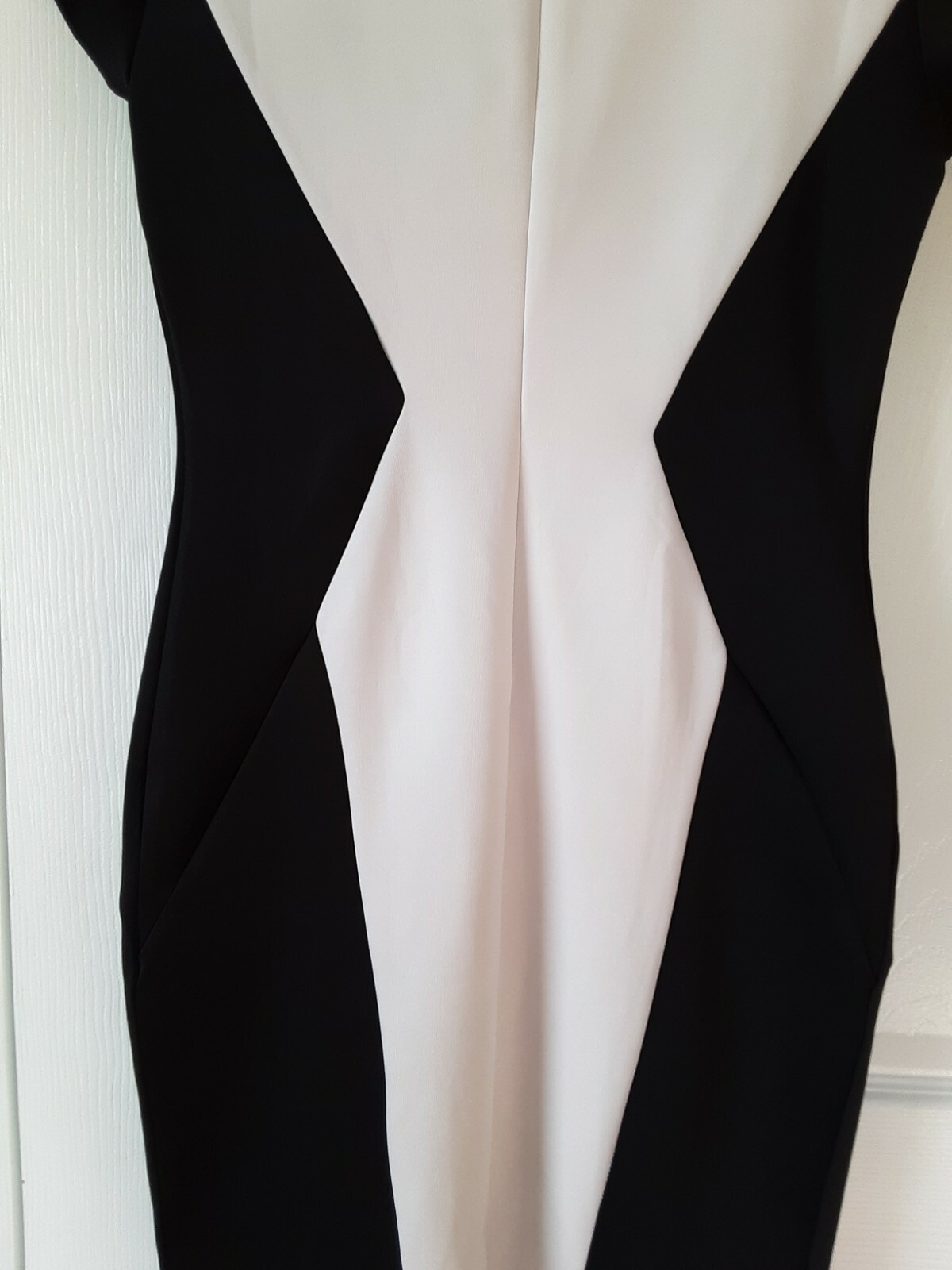 Trulli Size 4 Black White Fitted Sheath Dress Beaded Career Cocktail Party