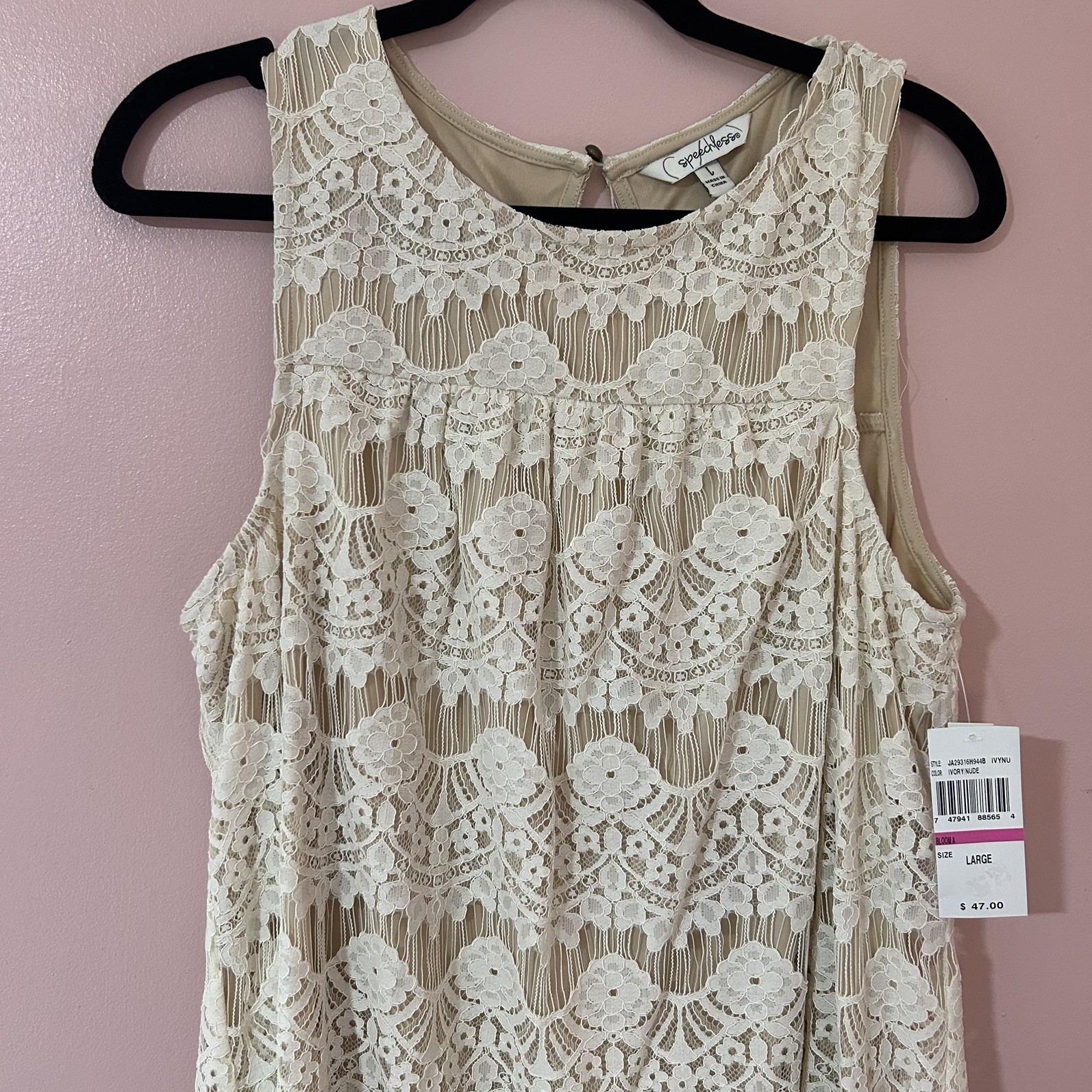 NWT Speechless Cream Lace Sleeveless Shift Dress – Size L