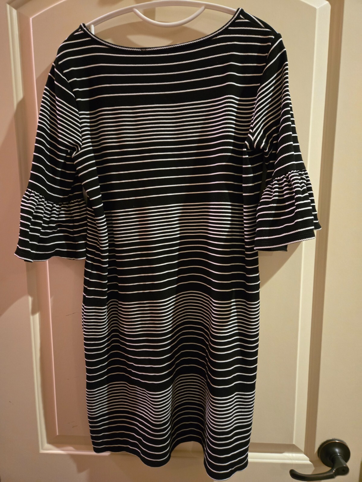 Max Edition knit dress Medium black and white, comfortable and classic