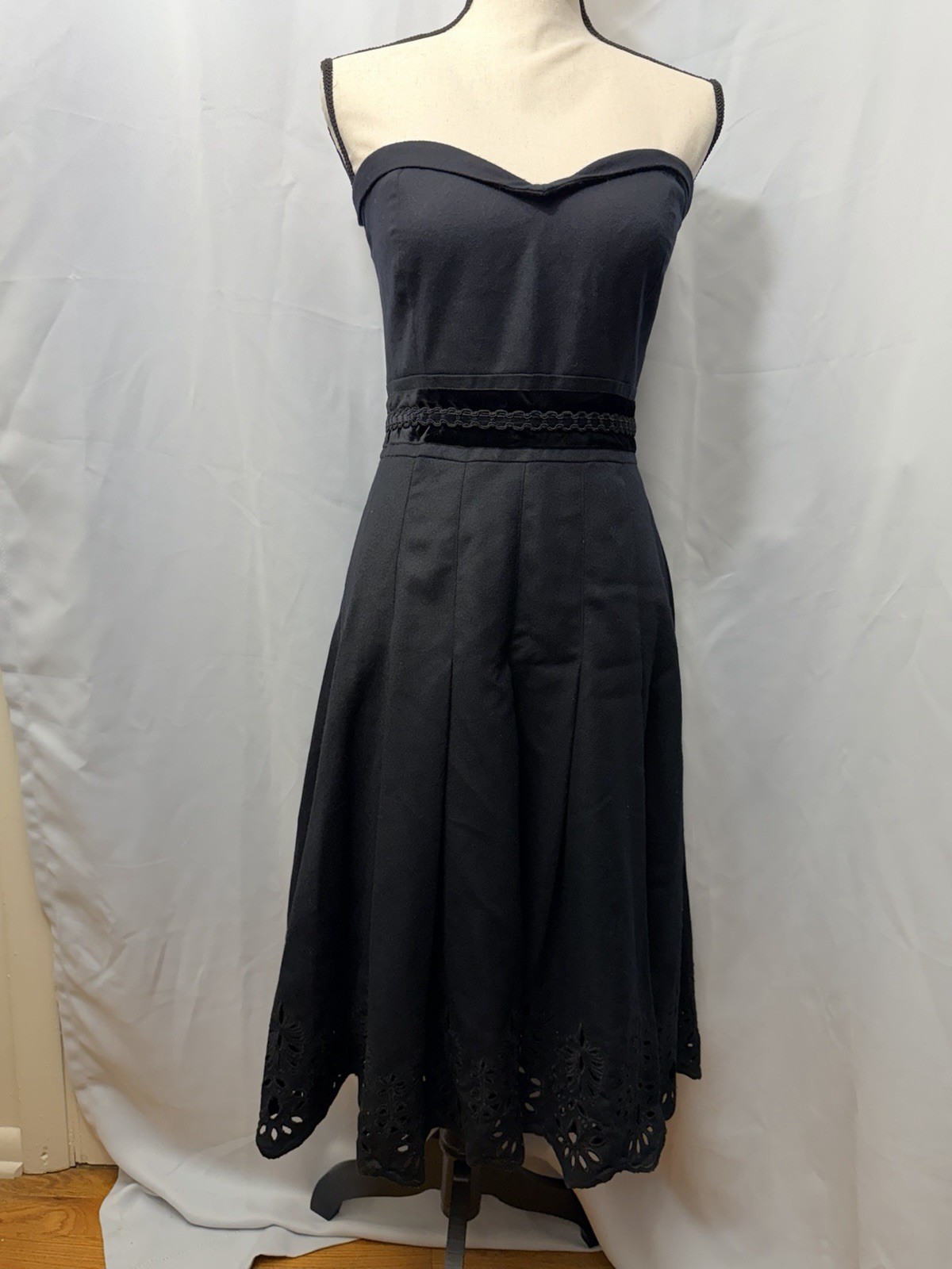 Tibi NWT $ 368 Y2K Black strapless 100% wool eyelet skirt dress Sz 10 See Pics