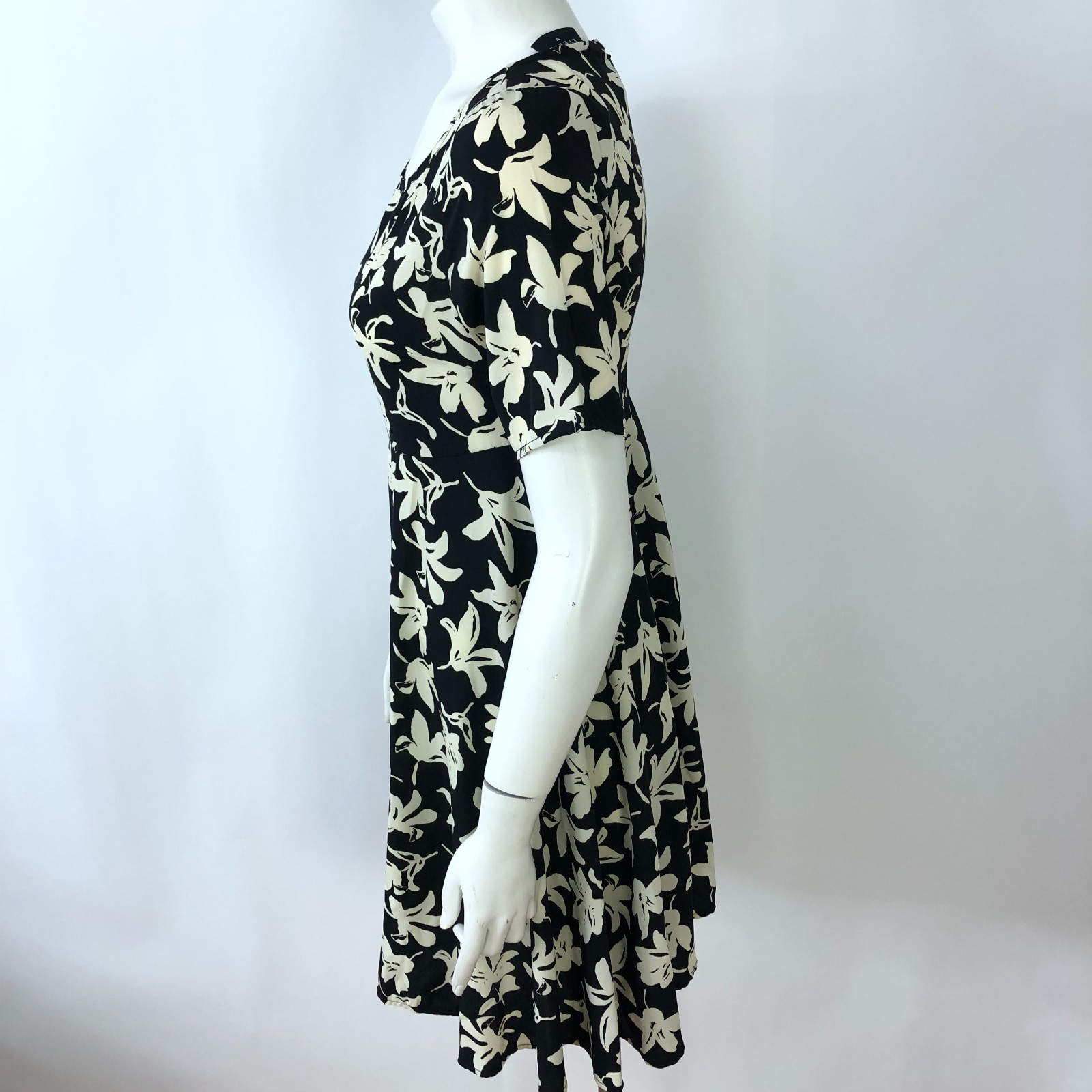 Everly Anthropologie Small A-Line Mini Dress All Over Print Floral Black Ivory