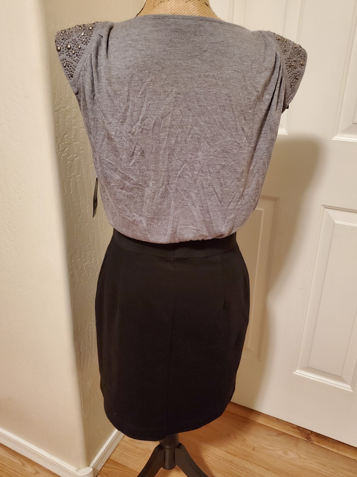 Allen B. Women’s Size M Gray & Black Sleeveless Studded Sheath Dress NEW