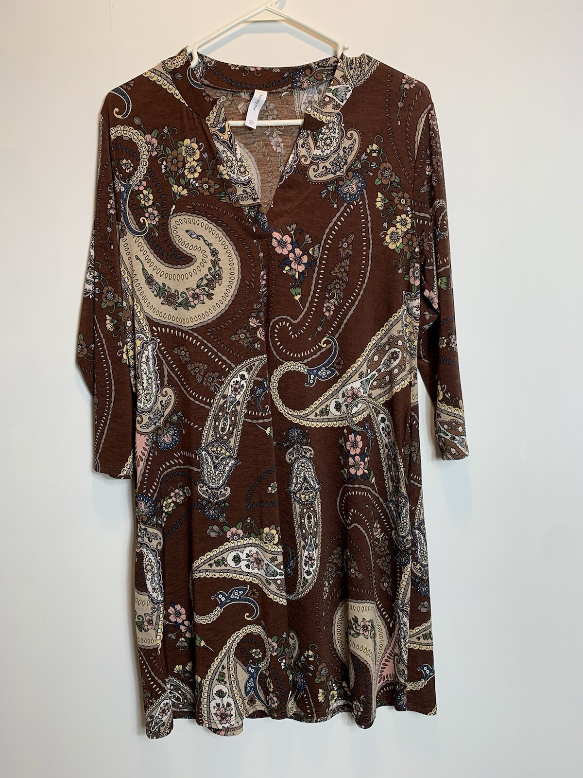 Honey Me Dress Size M Brown Paisley V-Neck 3/4 Sleeve Stretchy Career Pockets