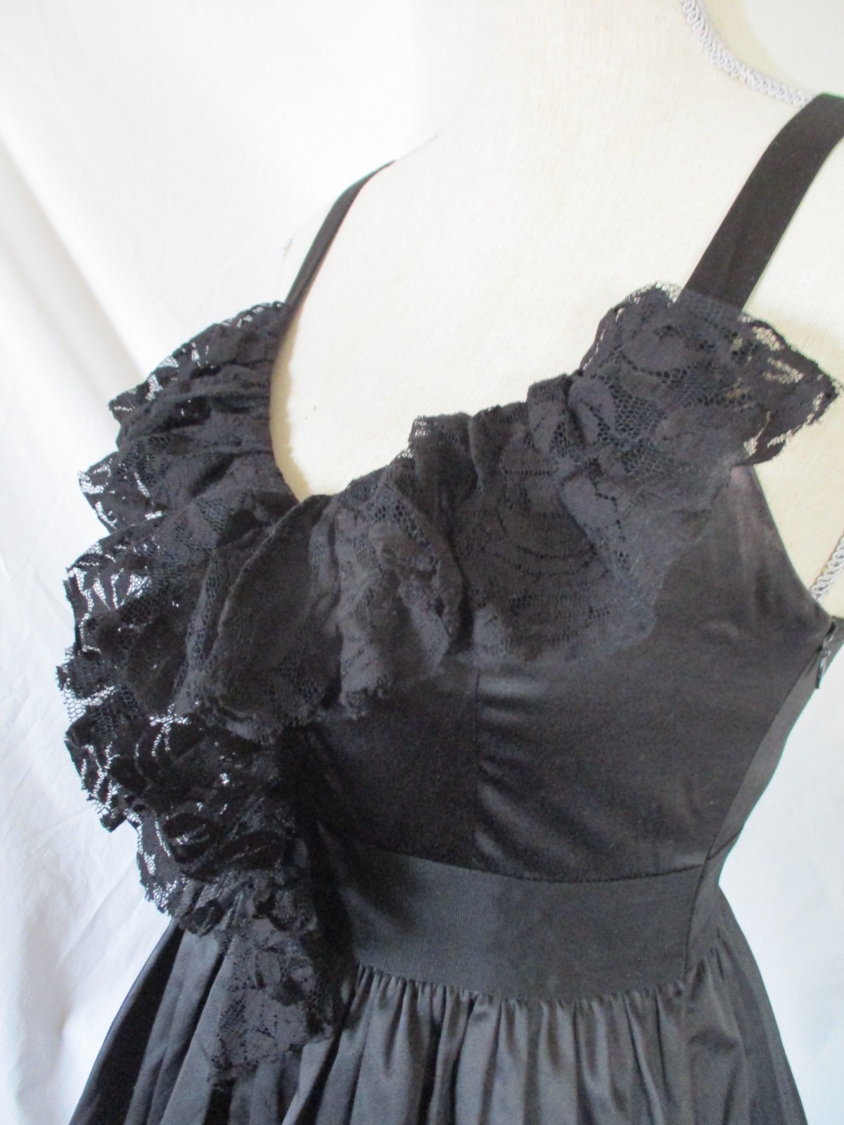 FOREVER 21 Y2K vintage Black Tutu Party Dress Jr S Tulle petticoat satin & lace