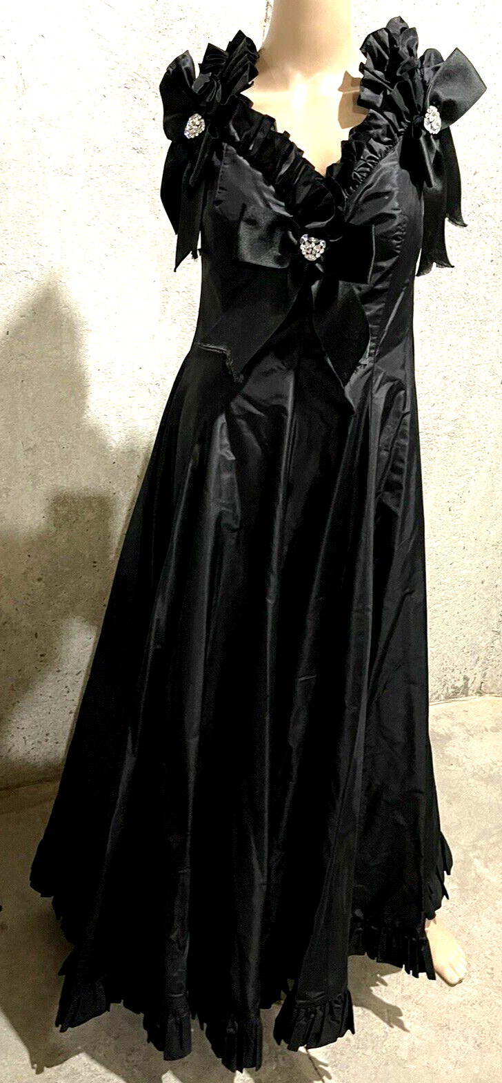 Oscar de la Renta Vintage 1990s Crystal Bow Black Long Ball Gown Dress US 6 8