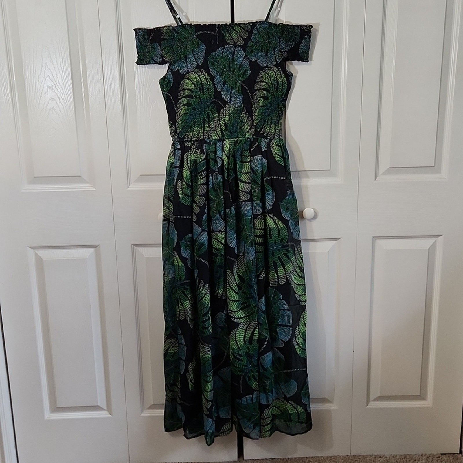 Black Multi-Colored Leaf Design Dress Size 6 Smocked Sheer Overlay Vacation NWT