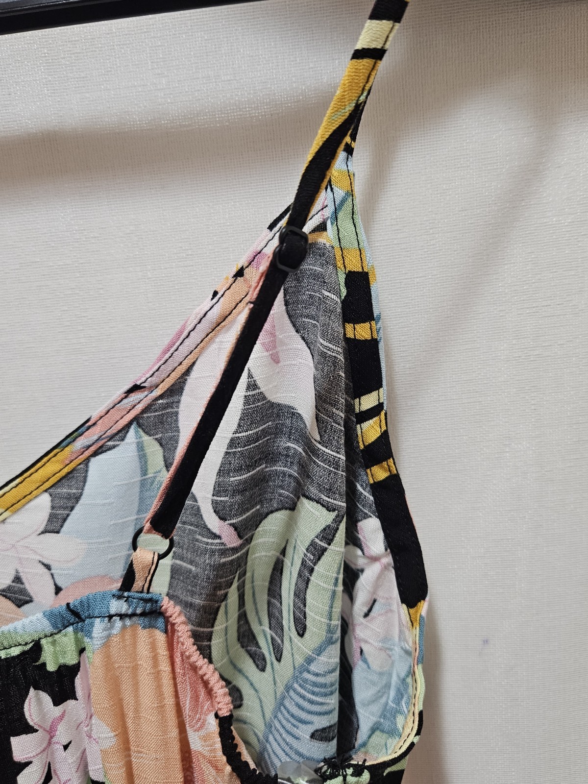 Hurley NWT Womens Small Multicolor Minidress Floral Tropical ResortWear Flirty