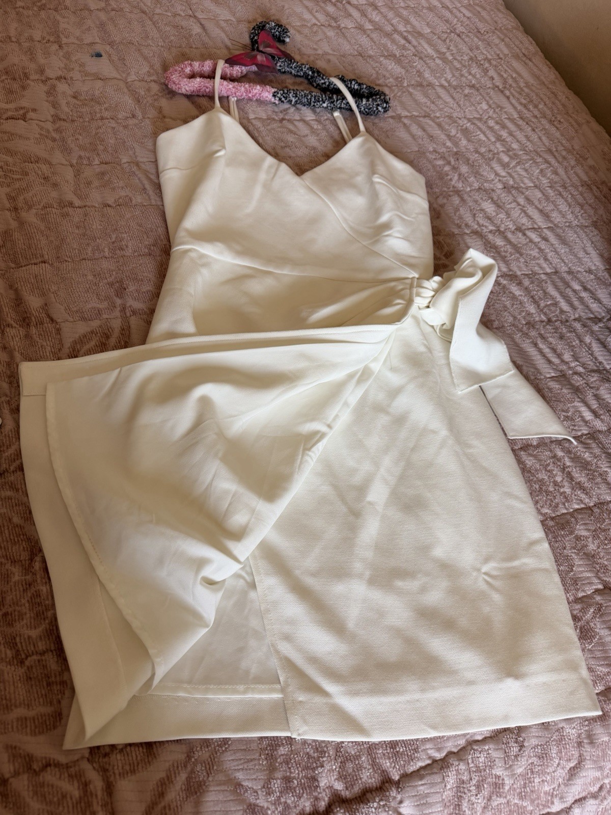 French Connection White Satin Wrap Mini Dress Sz 0 V-Neck Bow Zip Straps