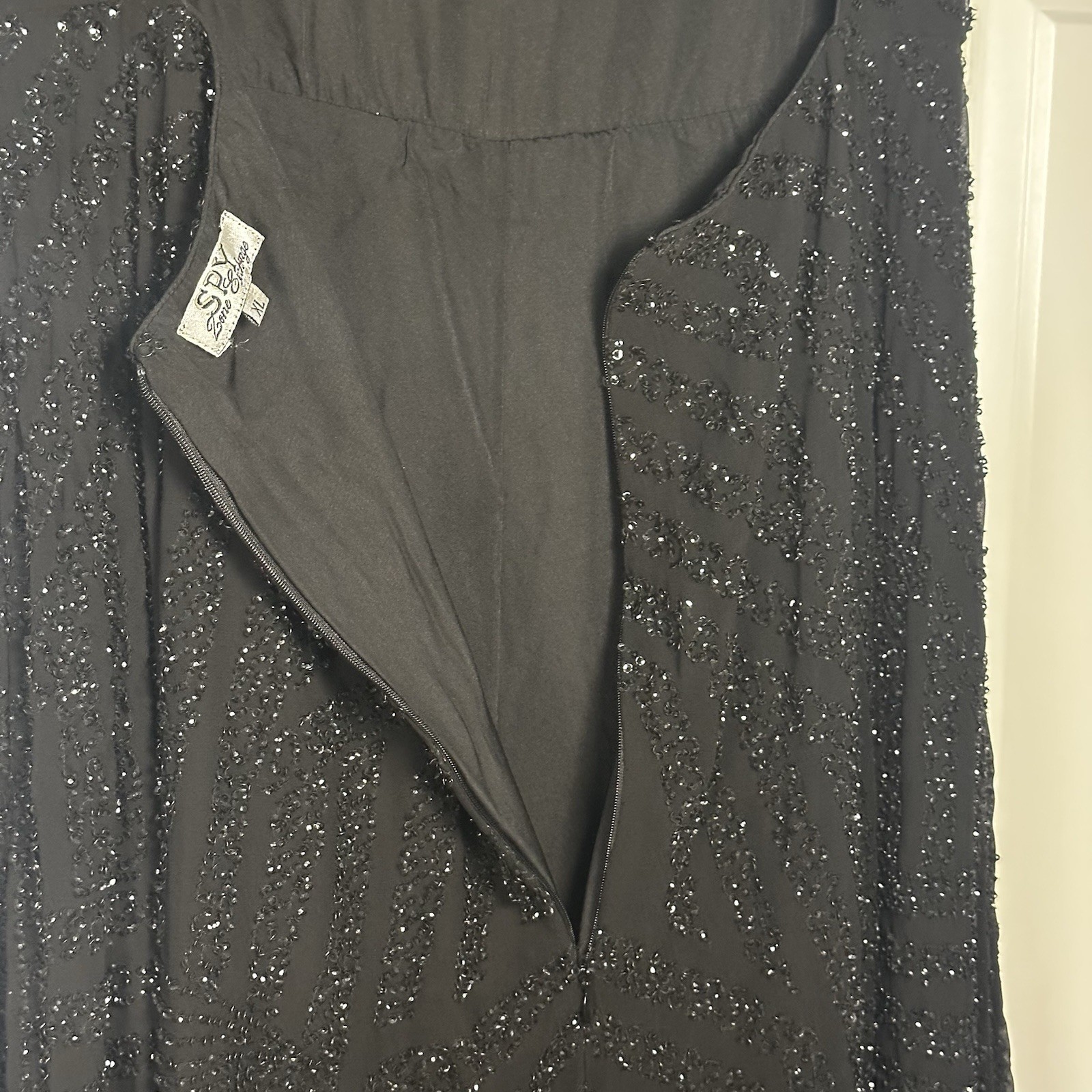 NWT Spy Zone Exchange Keyhole Back Opening Black Size XL Spy Siri Long