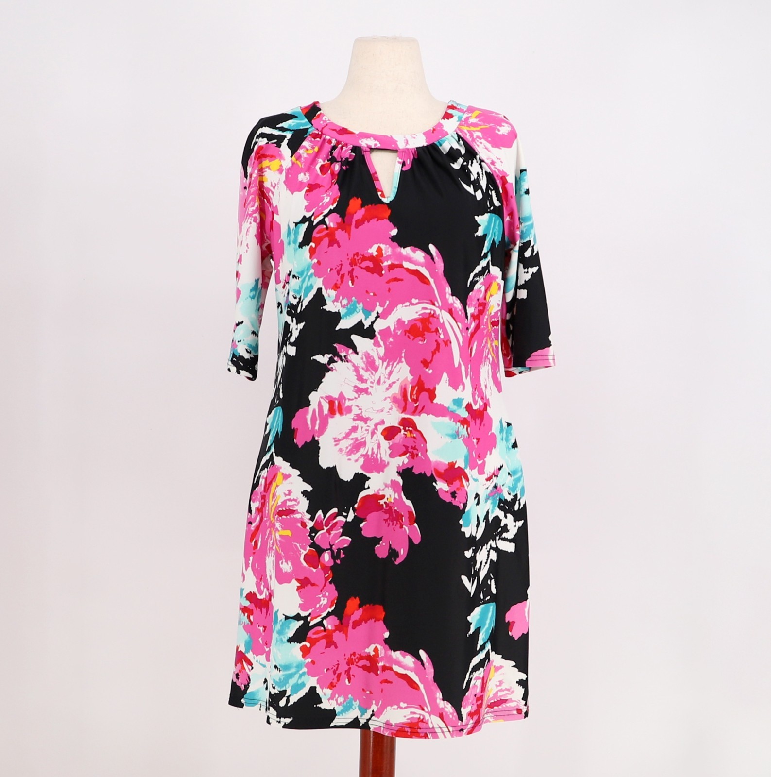 NWT ARYEH Smooth Stretch Floral Short Sleeve Dress Size XL