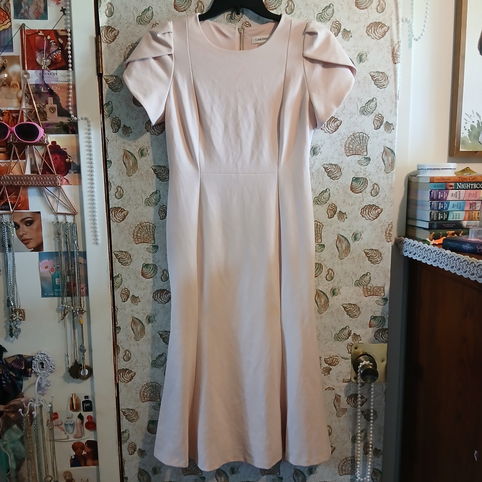 NWT CALVIN KLEIN Tulip Sleeve Sheath Dress Knee Length Women’s Size 10 Pink Work