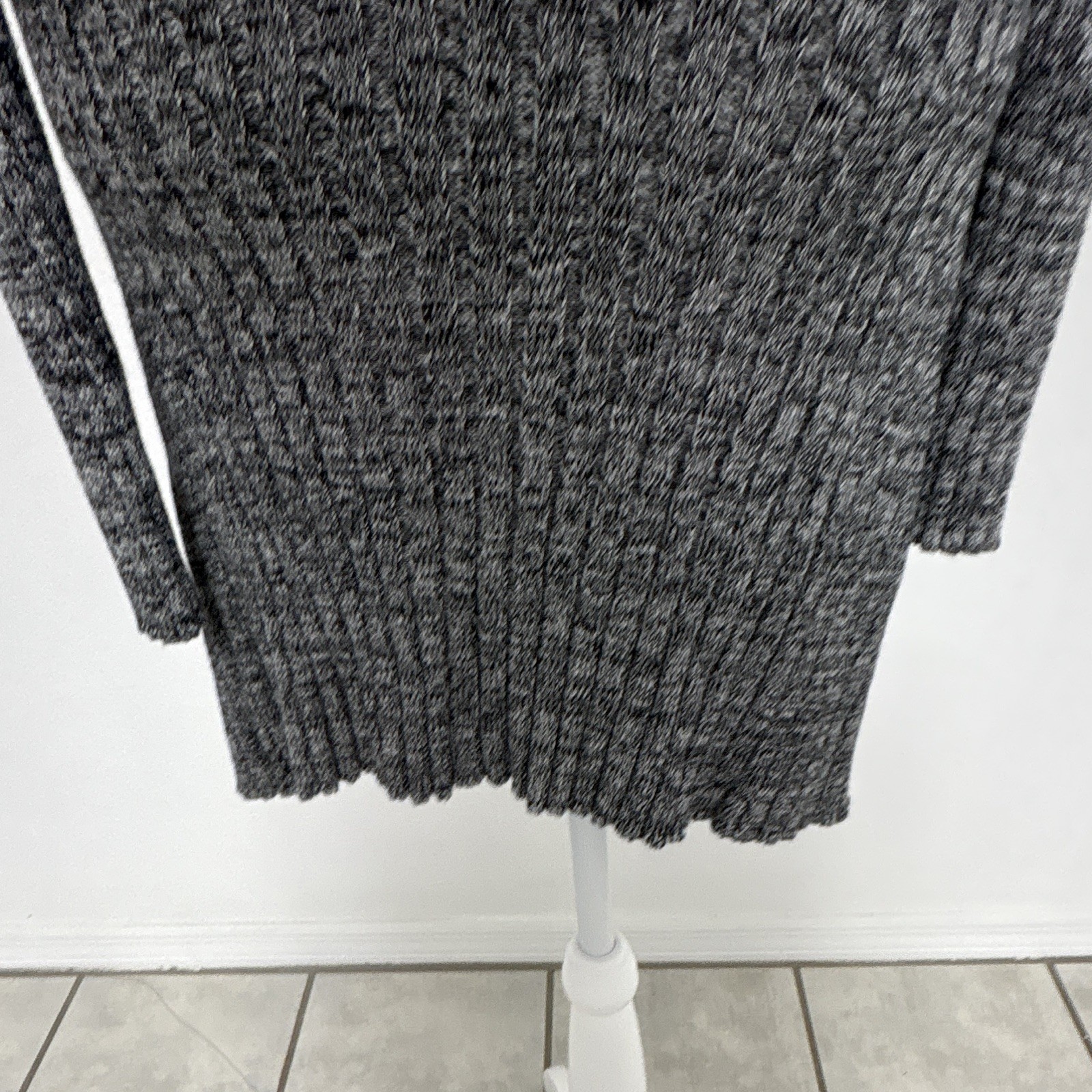 FOREVER 21 S Black Solid Ribbed Knit Cut-Out Round Neck Long Sleeve Bodycon