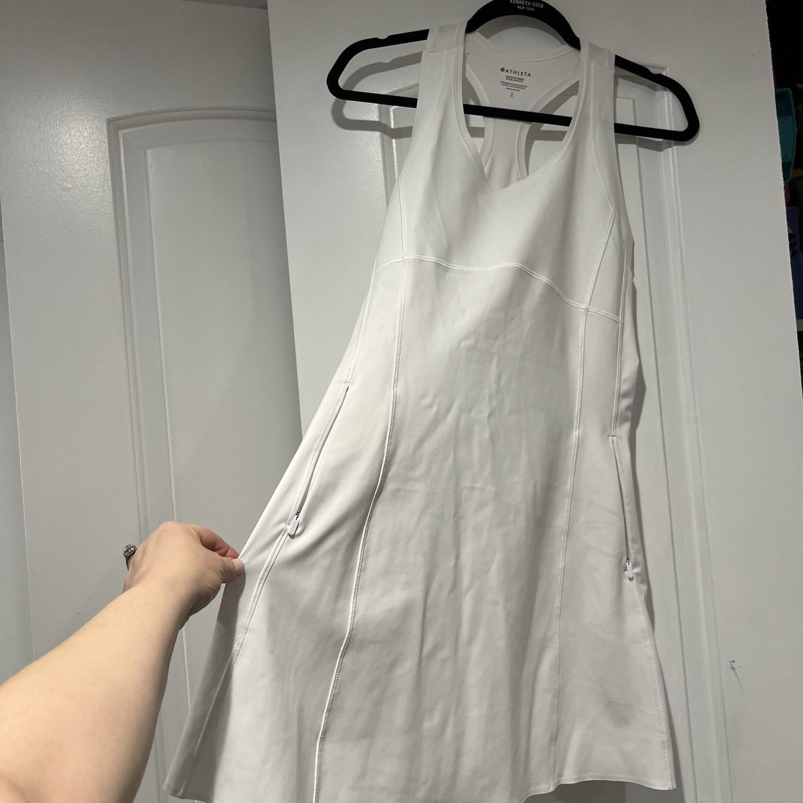 Athleta Levitate White Workout Exercise Dress Built In Bra Racerback Large