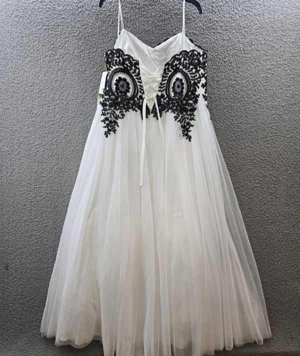 Say Yes Trendy Plus Size Strapless Embellished Gown Women’s 20W White/Black