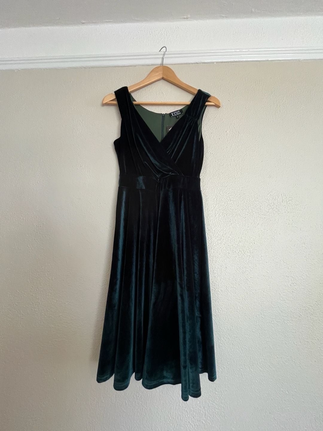 Dollz & Dames Crossover Bust Velvet Flare Dress in Emerald