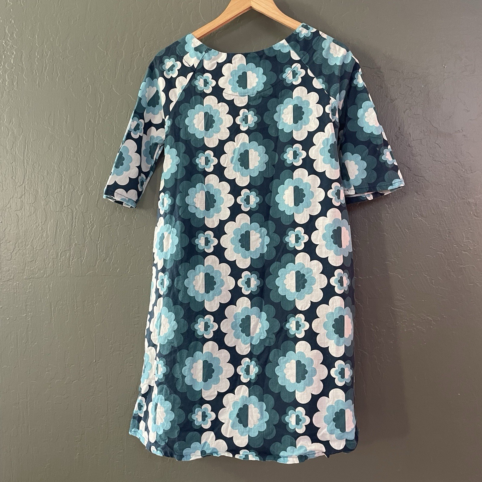 Lesley Evers Blue Zinnia Flowers Retro Floral Print Sleeved Dress with Pockets