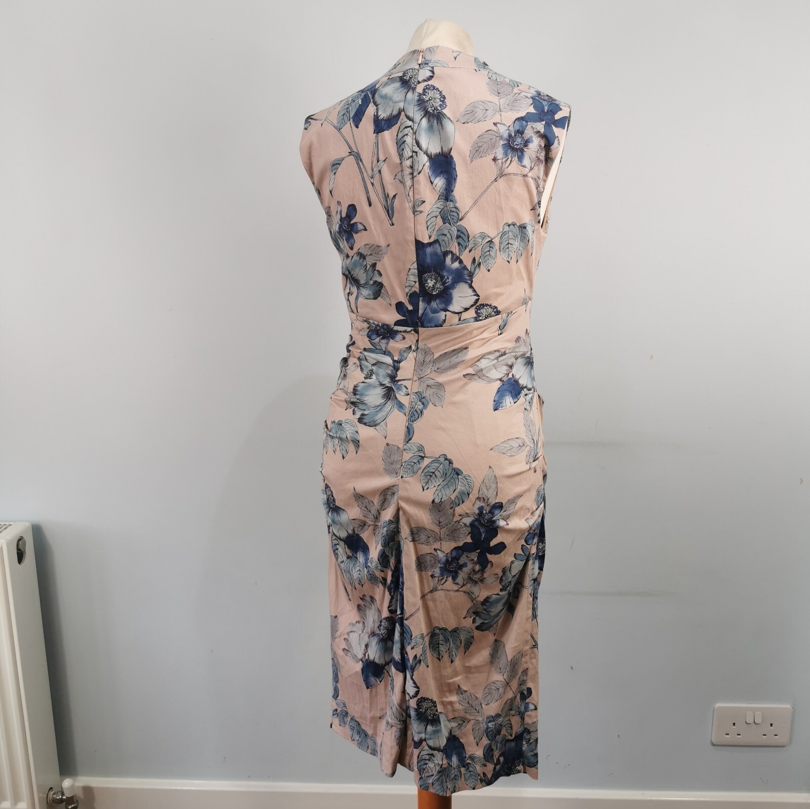 PHASE EIGHT Rapunzel Ruched Fitted Floral Pink Dress Wedding Party UK 12 Fits 10