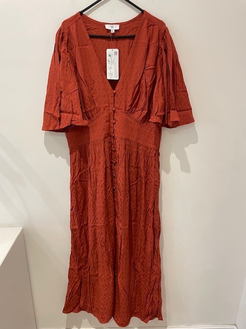 La Redoute Flutter Sleeve Dress Size 16 Midi Buttoned Front Rust Orange